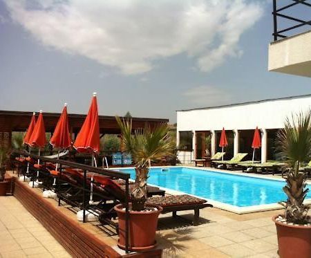 Omega Mamaia Nord Hotel Năvodari Buitenkant foto