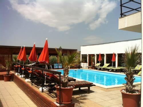 Omega Mamaia Nord Hotel Năvodari Buitenkant foto