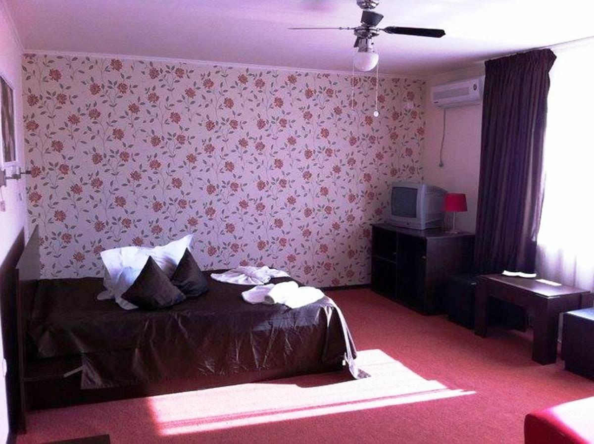 Omega Mamaia Nord Hotel Năvodari Buitenkant foto